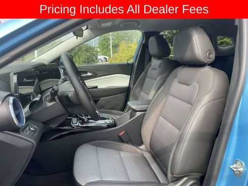 Used 2025 Chevrolet Trax LT w/ Driver Confidence Package FWD image 21