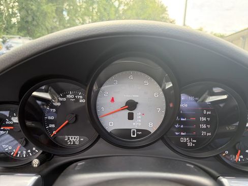 Used 2017 Porsche 911 Carrera 4S AWD/4WD image 9