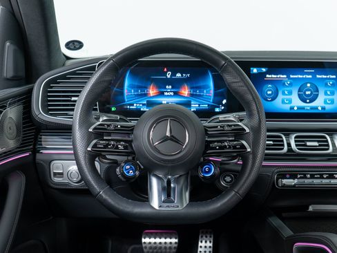 Certified 2025 Mercedes-Benz GLS 63 AMG 4MATIC image 17