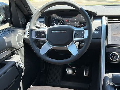 Certified 2025 Land Rover Discovery Dynamic SE AWD/4WD image 23