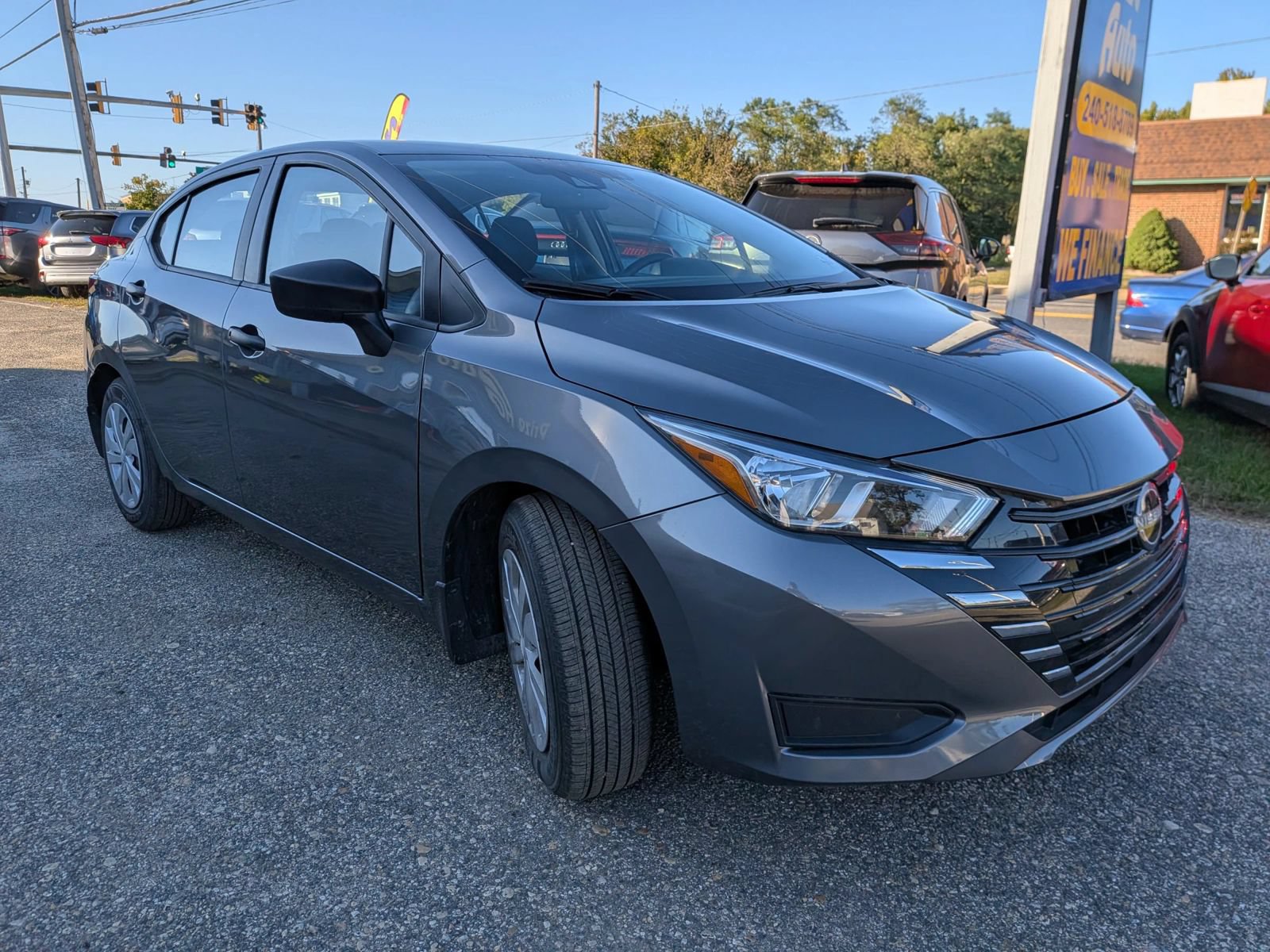 Used 2024 Nissan Versa S FWD image 7