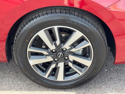 Certified 2025 Nissan Versa SV image 8