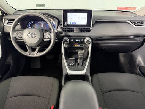 Used 2025 Toyota RAV4 XLE AWD/4WD image 14