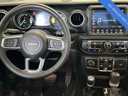 Used 2023 Jeep Wrangler Unlimited Sahara AWD/4WD image 15
