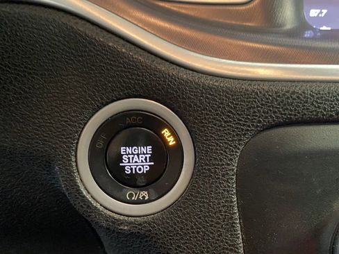 Used 2019 Dodge Charger Scat Pack w/ Navigation & Travel Group image 18