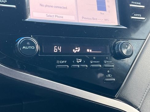 Used 2019 Toyota Camry SE image 19