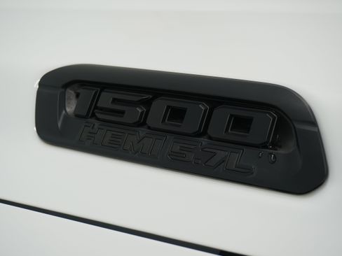 Used 2022 RAM 1500 Big Horn w/ Night Edition AWD/4WD image 8
