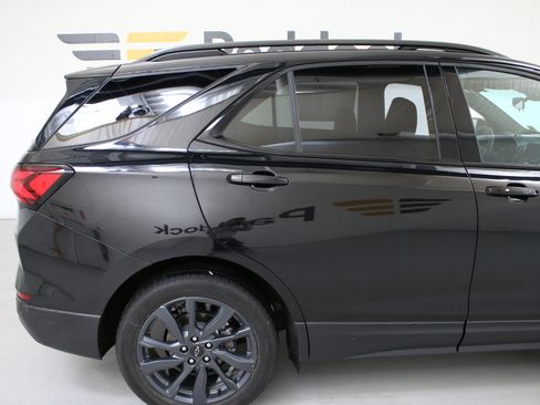 Used 2024 Chevrolet Equinox RS w/ LPO, Floor Liner Package FWD image 10