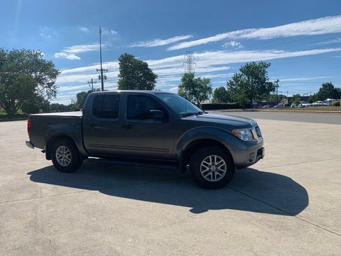 Used 2021 Nissan Frontier SV AWD/4WD image 12