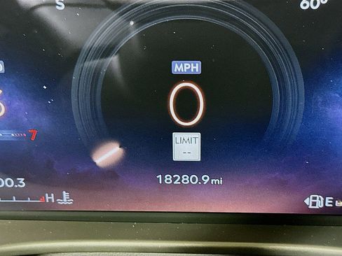 Used 2025 Lincoln Aviator Reserve w/ Equipment Group 201A image 13