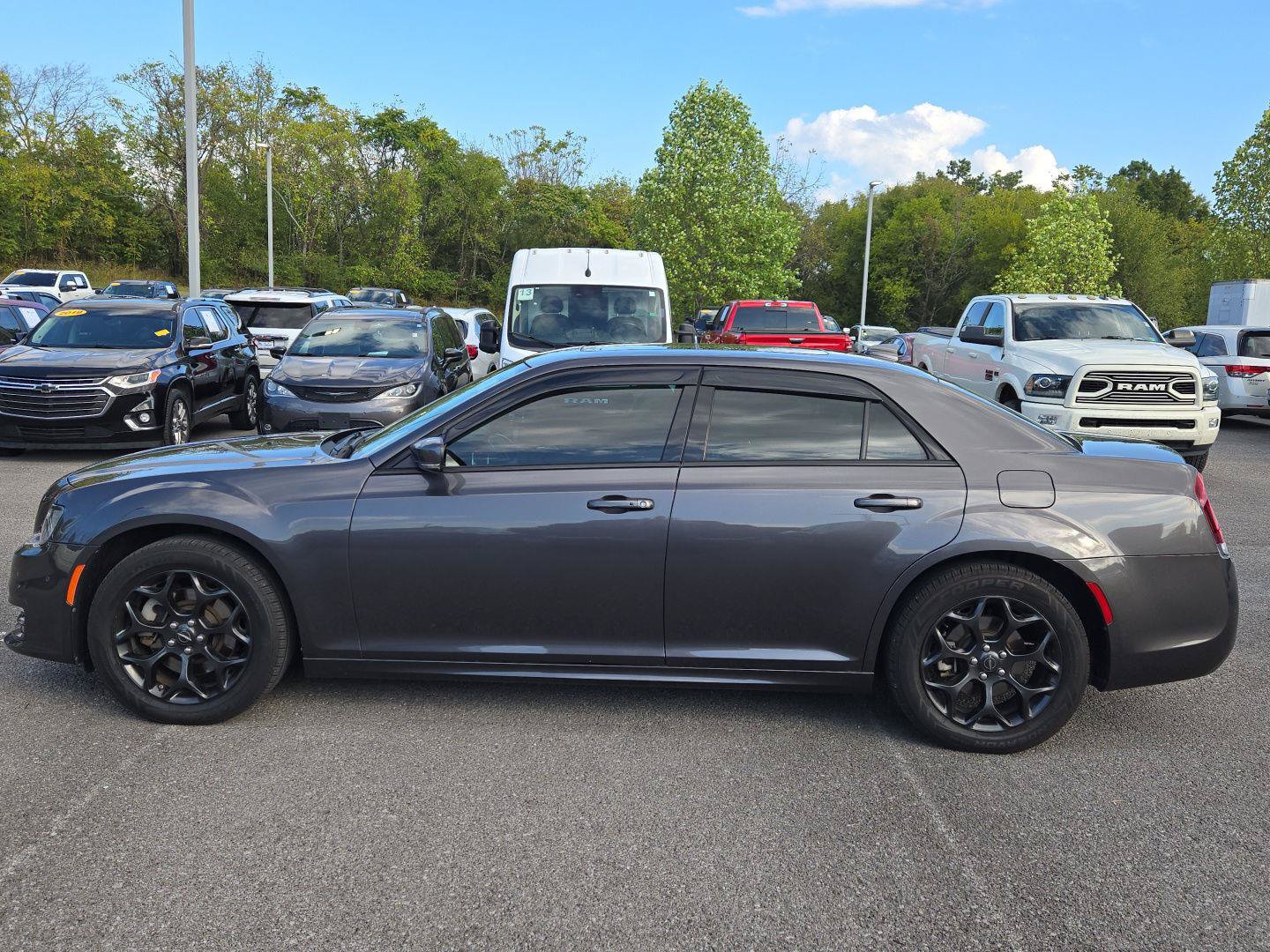 Used 2022 Chrysler 300 Touring L w/ Popular Equipment Group AWD/4WD image 4