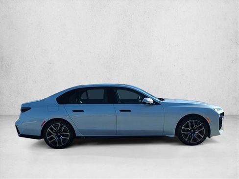 Certified 2025 BMW 740i RWD image 4