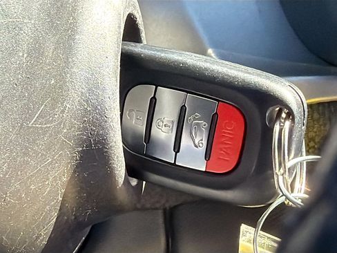 Used 2016 smart fortwo passion RWD image 7