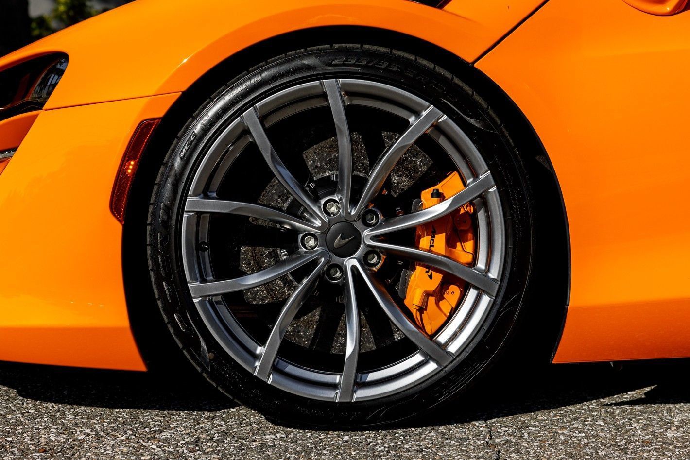 Used 2025 McLaren Artura RWD image 24
