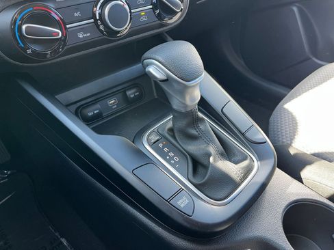 Used 2025 Kia Soul LX w/ LX Technology Package image 39