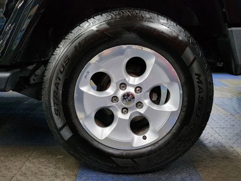 Used 2015 Jeep Wrangler Unlimited Sahara w/ Dual Top Group image 62