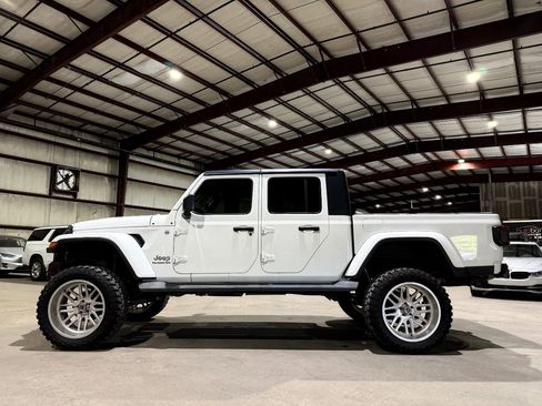 Used 2020 Jeep Gladiator Overland image 8