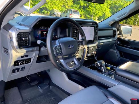 Used 2025 Ford F150 Lariat w/ Equipment Group 502A High image 17