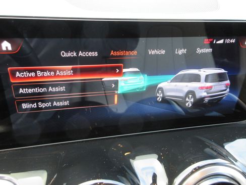 Used 2022 Mercedes-Benz GLB 250 4MATIC image 50