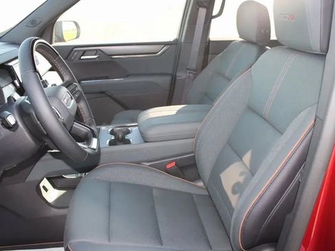 New 2025 GMC Acadia AT4 w/ Super Cruise Package image 9