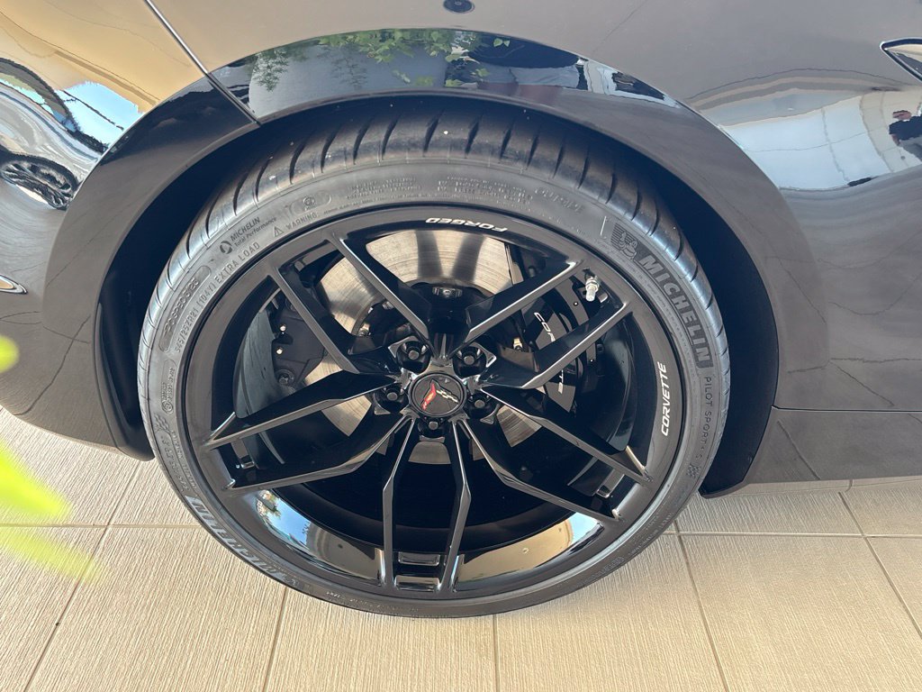 Used 2025 Chevrolet Corvette Z06 RWD image 35