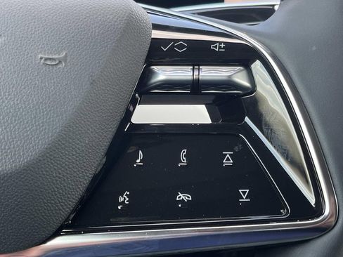 New 2025 Cadillac Optiq Sport 1 image 29