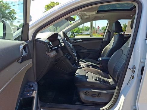 Used 2023 Volkswagen Taos SEL AWD/4WD image 13