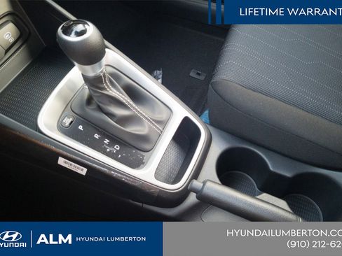 New 2026 Hyundai Venue SE FWD image 25