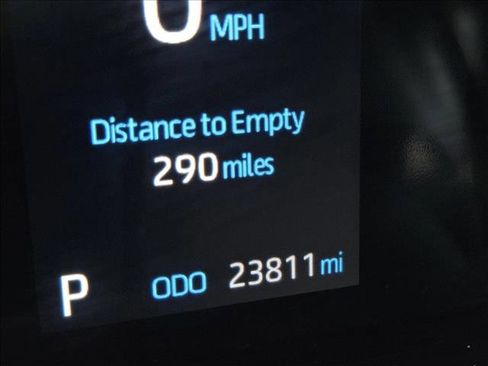 Used 2024 Toyota Sienna XLE FWD image 21