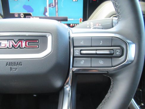Used 2025 GMC Yukon XL Elevation w/ Elevation Premium Package AWD/4WD image 28
