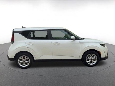 Used 2025 Kia Soul LX w/ LX Technology Package image 17