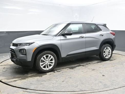 Used 2023 Chevrolet TrailBlazer LS image 3