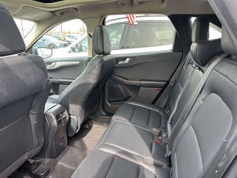 Used 2020 Ford Escape SEL image 9