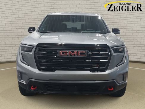 Used 2025 GMC Acadia AT4 w/ Luxury Package image 2