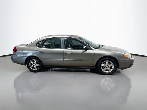 Used 2004 Ford Taurus SE FWD image 5