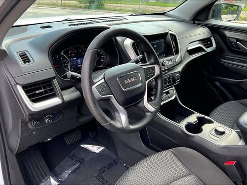 Used 2024 GMC Terrain SLE w/ Elevation Edition FWD image 13