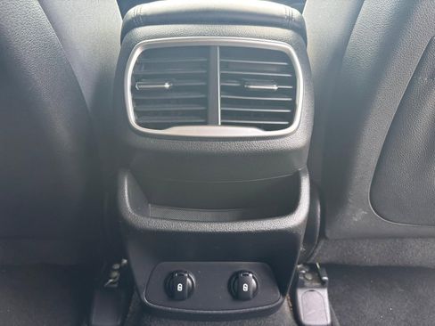 Used 2019 Hyundai Santa Fe SEL image 34