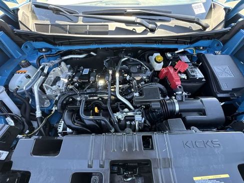 Used 2025 Nissan Kicks SR AWD/4WD image 28