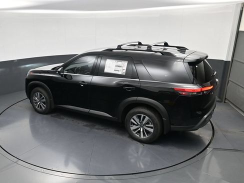 New 2026 Nissan Pathfinder SL FWD image 30