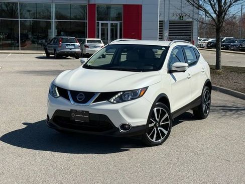 Used 2019 Nissan Rogue Sport SL image 2