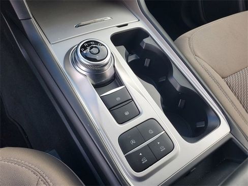 Used 2023 Ford Explorer XLT image 30