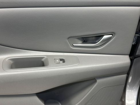 Used 2025 Hyundai Elantra SEL FWD image 30
