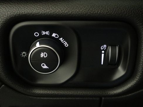 Used 2025 RAM 1500 Big Horn image 32