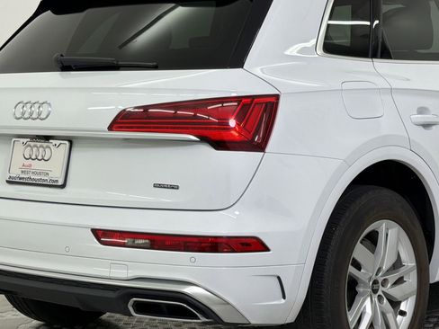 Used 2022 Audi Q5 2.0T Premium w/ Convenience Package AWD/4WD image 12