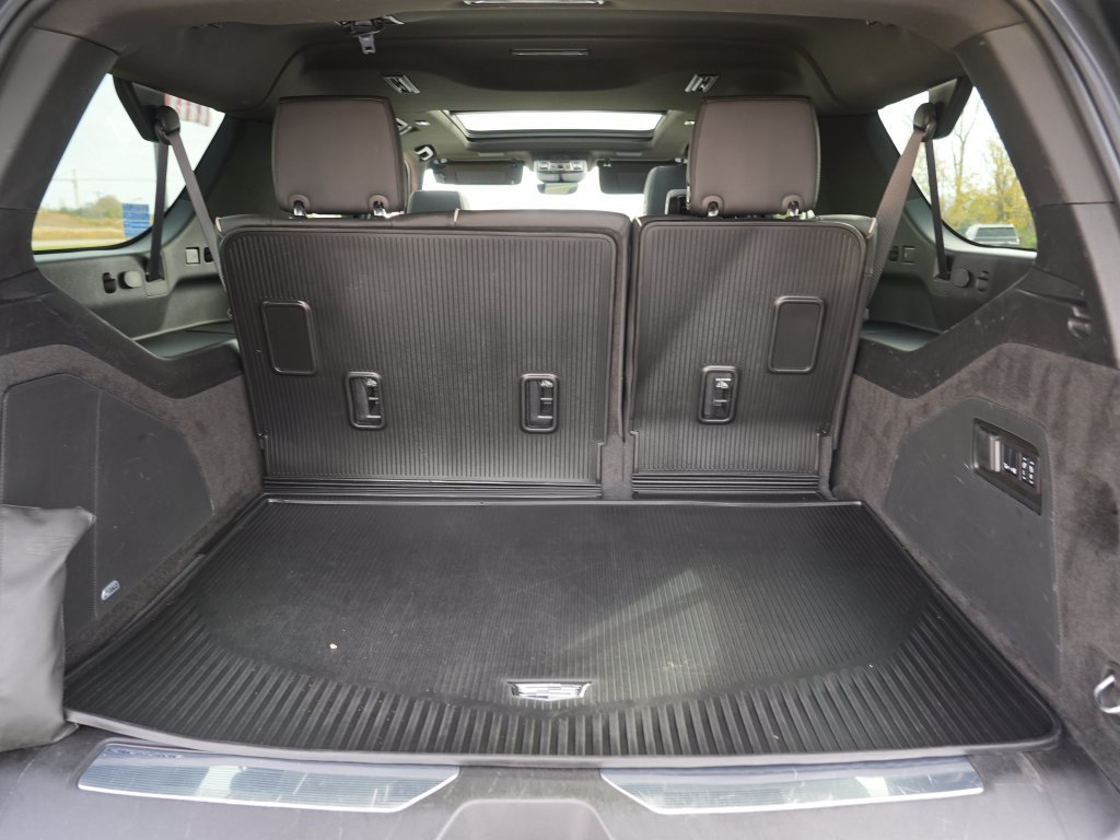 Used 2024 Cadillac Escalade ESV Sport w/ LPO, ONYX Package AWD/4WD image 30