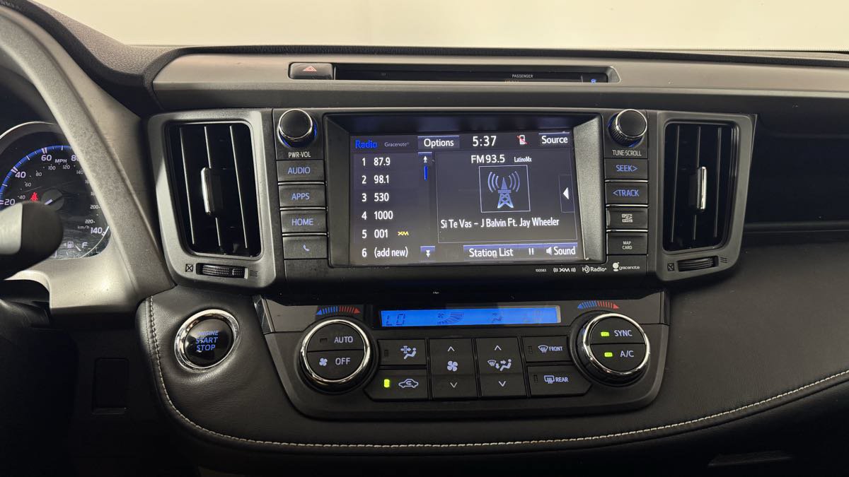 Used 2016 Toyota RAV4 Limited AWD/4WD image 26