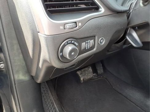 Used 2021 Jeep Cherokee Latitude Lux w/ Comfort/Convenience Group image 22