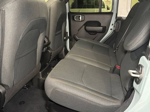 Used 2024 Jeep Wrangler Unlimited w/ Convenience Group AWD/4WD image 14