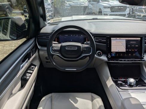 New 2026 Jeep Grand Wagoneer L 4WD w/ Premium Group I image 18