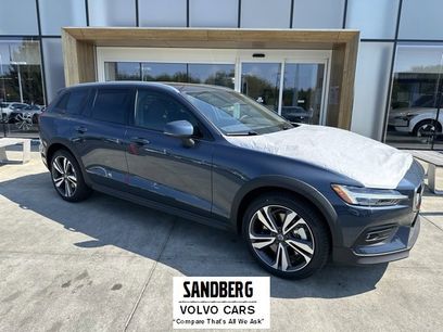 New 2026 Volvo V60 B5 Cross Country Plus w/ Protection Package Premier